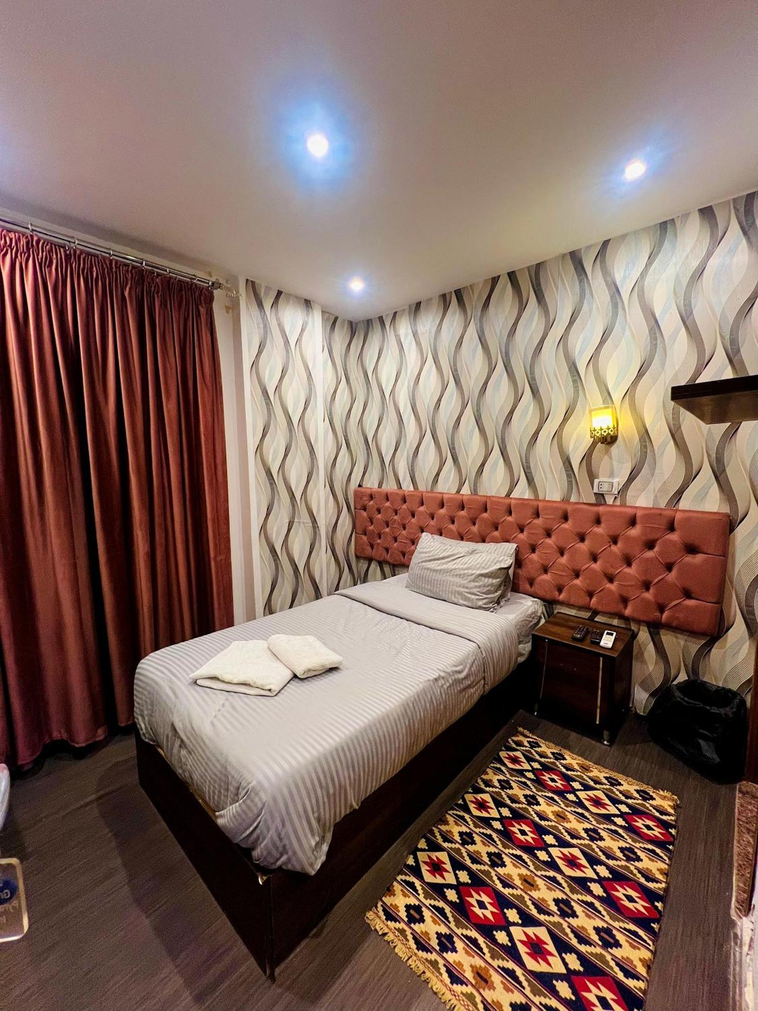 Grand Pyramids Inn Kafret el-Gabal Kültér fotó